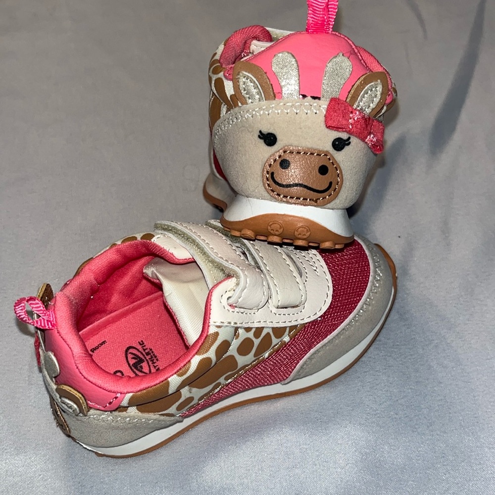 NWOT Athletic Works Girls Shoes Size 5